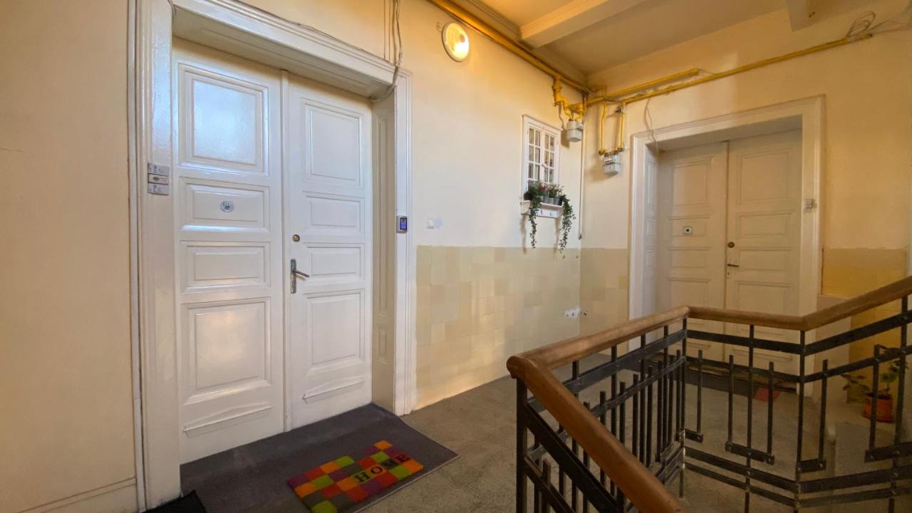 Old Town Apartment Ana Сибиу Экстерьер фото